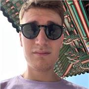 Offro ripetizioni a singoli studenti o gruppi sia a distanza che in presenza.